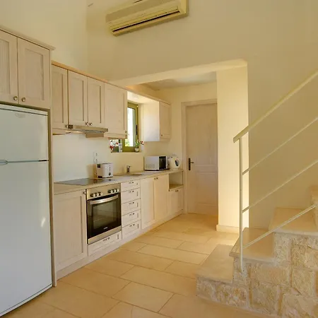 Petalida Ideales Villa *